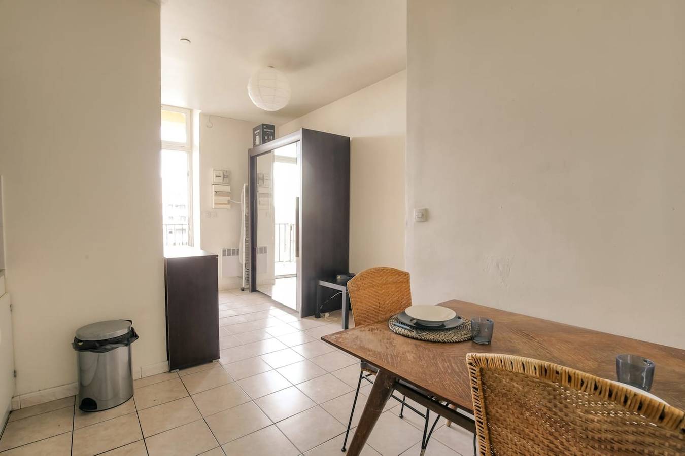 Entire apartment, Charming with balcony in the heart of the 7th in Lyon, Rhône