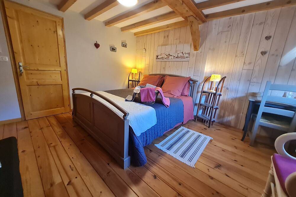 Cozy Double Room in Rochesson - Near Gérardmer, Independent Access, Traditional Meals in Rochesson, Parco naturale regionale dei Ballons des Vosges