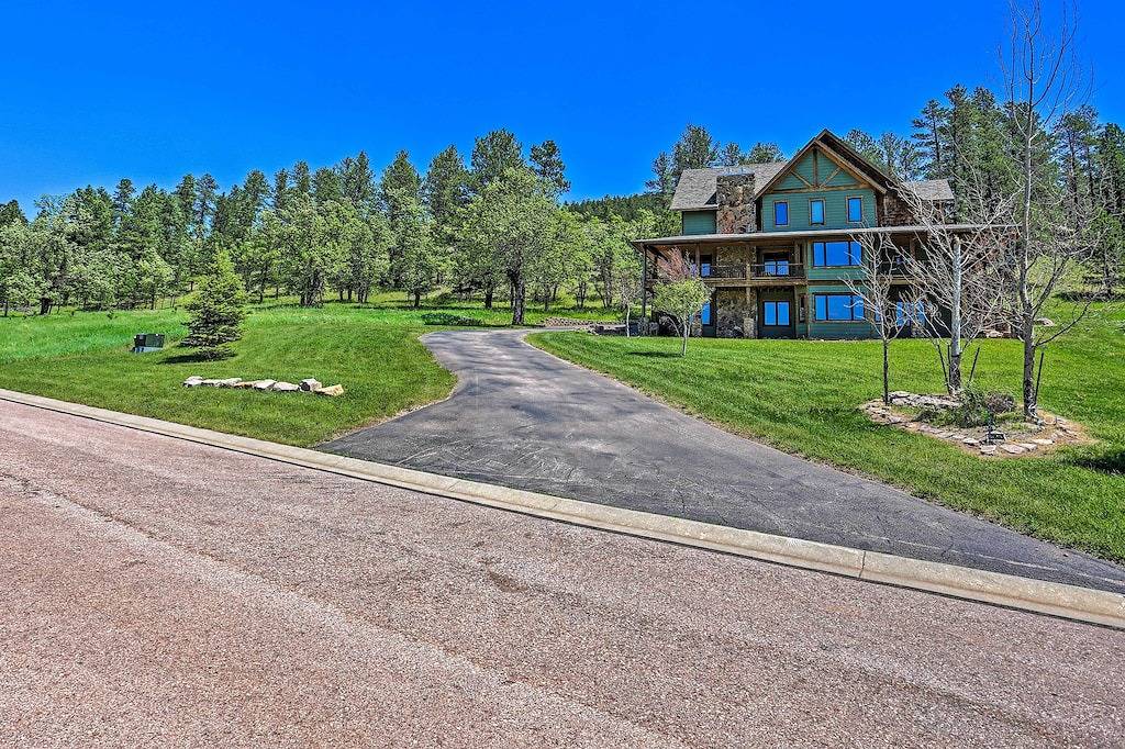 Sturgis Home w/ Private Hot Tub: Golf & Hike! in Black Hills