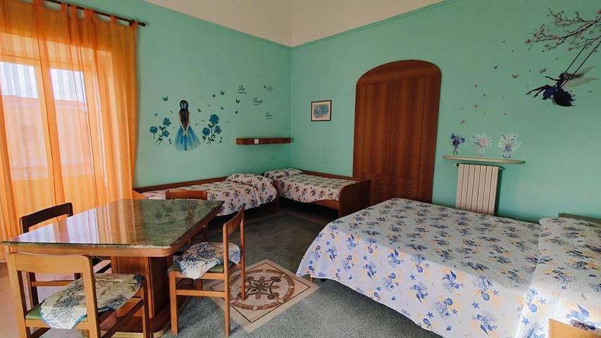 B&b per 4 persone, con Balcone e Terrazza nonché Giardino e Panorama a Meta