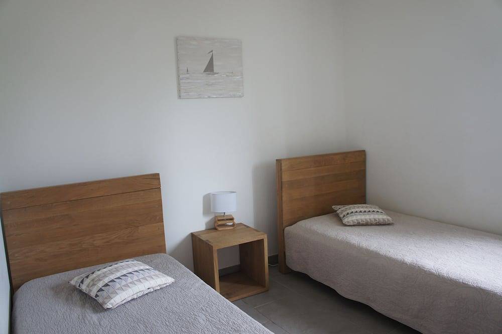 Apartamento entero, Nuevo apartamento de lujo - 2 habitaciones - 6/7 pers. - Piscina - 500m de la playa in Pinarellu, Zonza
