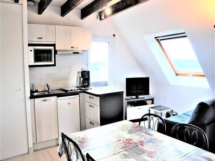 Gîte pour 6 personnes, avec terrasse, adapté aux familles dans Plage De La Falaise - 4