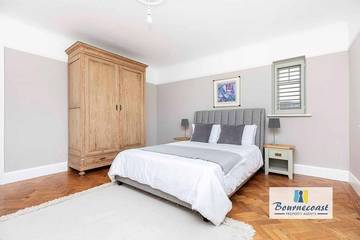 Holiday Home for 10 People in Boscombe, Christchurch, Photo 2