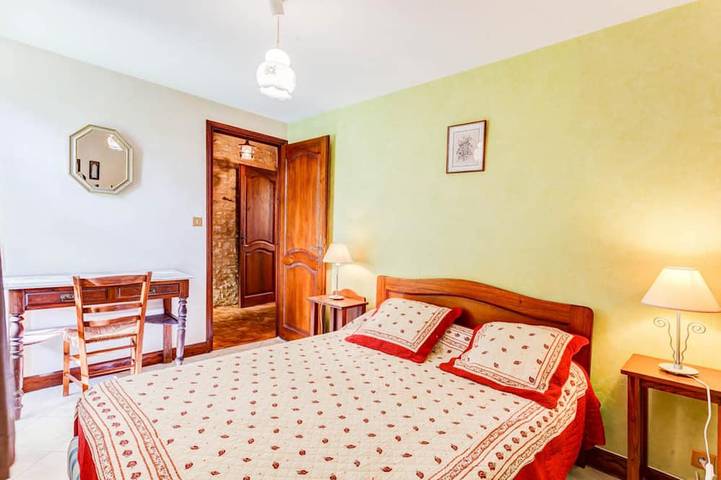 Location de vacances pour 6 personnes, avec piscine ainsi que terrasse et jardin à Prats-du-Périgord - 3