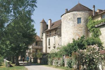 Maison d’hôte pour 2 personnes, avec vue et bassin pour enfant ainsi que piscine et jardin dans Yonne
