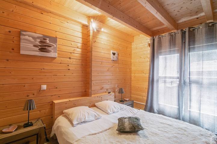 Gîte pour 10 personnes, avec jardin et terrasse ainsi que jacuzzi et piscine, animaux acceptés à Orlu - 2