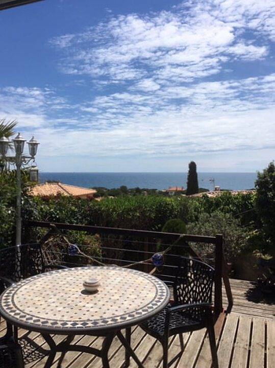 Appartement entier, Gîte : "Entre Mer et Jardin" (Ei Riazi) in Sausset-les-Pins, Région d'Istres