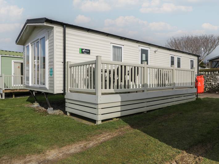 Glamping for 8 people, with Garden in Snowdonia
