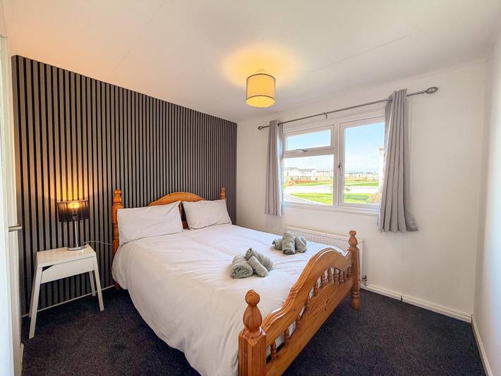Monkstone Lodge - 3 Bedroom Lodge - New Hedges in Pembrokeshire