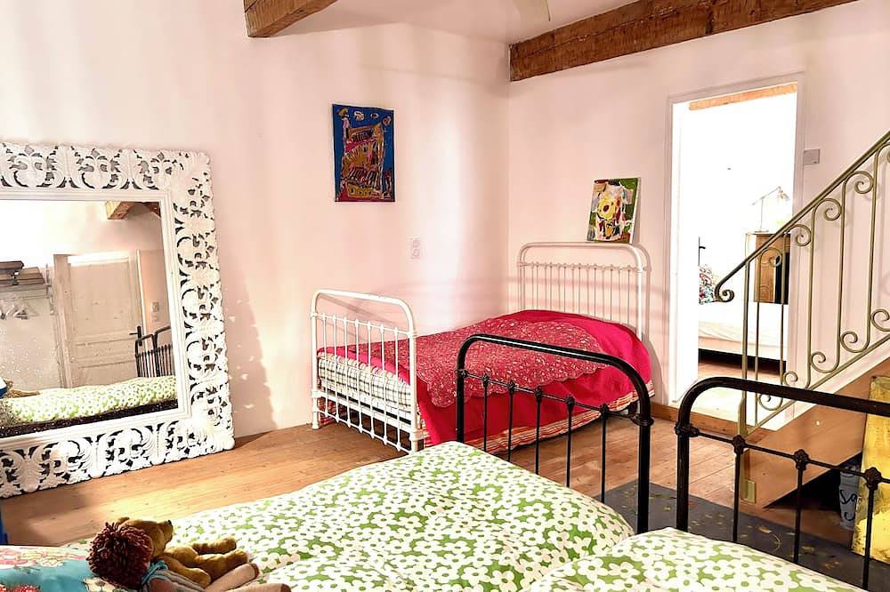 Lodging between Sète and Montpellier in Pignan, Côte d'Améthyste