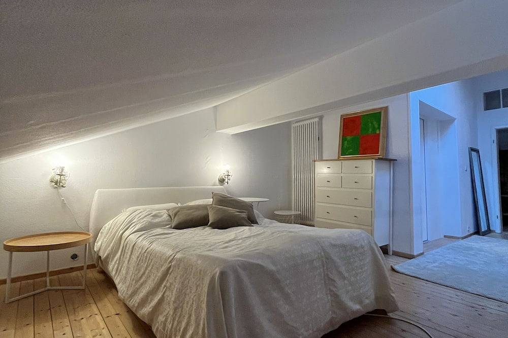 Ganze Wohnung, Schickes Loft-Studio in historischem Bauernhaus in Fuchstal, Romantische Straße
