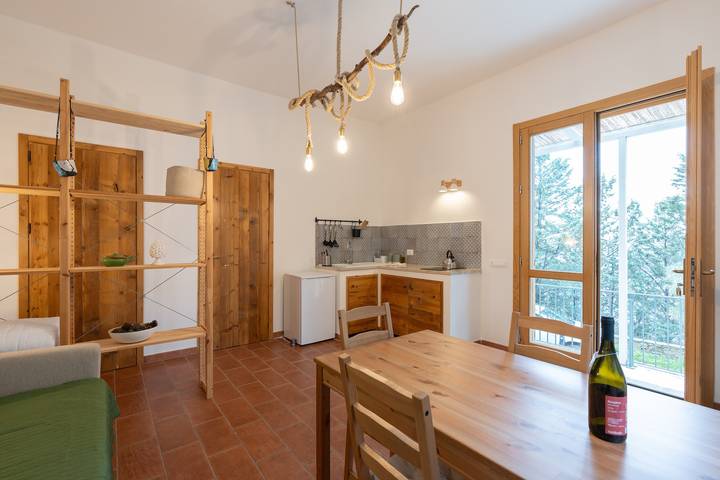 Appartamento intero, Appartamento 'Casa delle Pigne' con Vista Montagna, Terrazza Privata e Wi-Fi in Camporeale, Provincia di Palermo