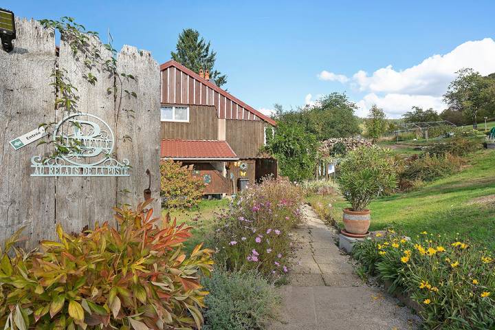 Guesthouse “Goéland Room” with Shared Terrace, Garden and Wi-Fi in Gerbépal, Parc naturel régional des Ballons des Vosges
