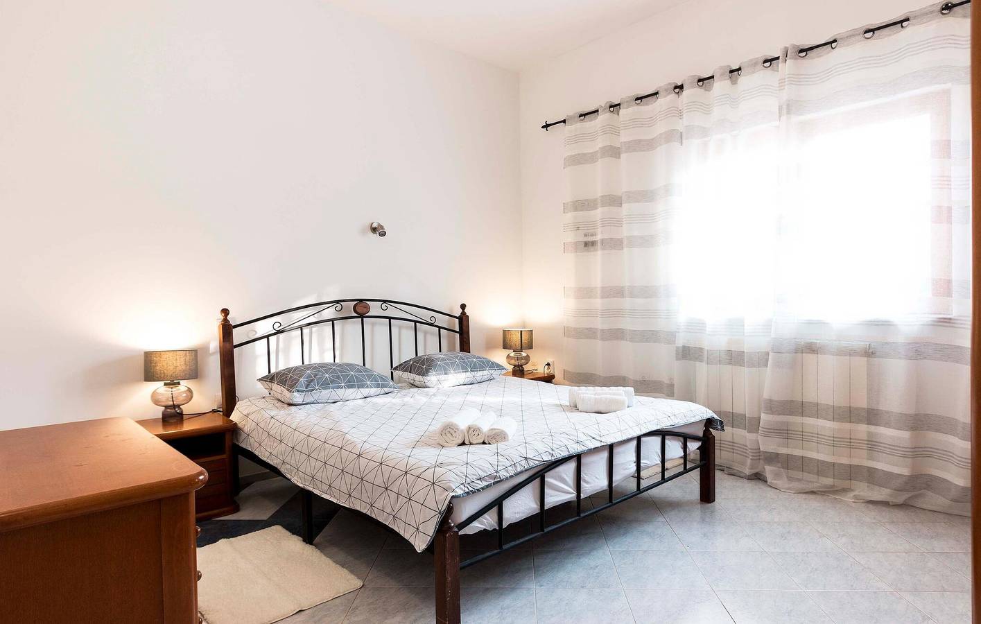 Appartement de vacances entier, Appartement confortable de 2 chambres avec terrasse, Wi-Fi et parking près du restaurant Dado in Bale (Croatie), Région de Rovinj