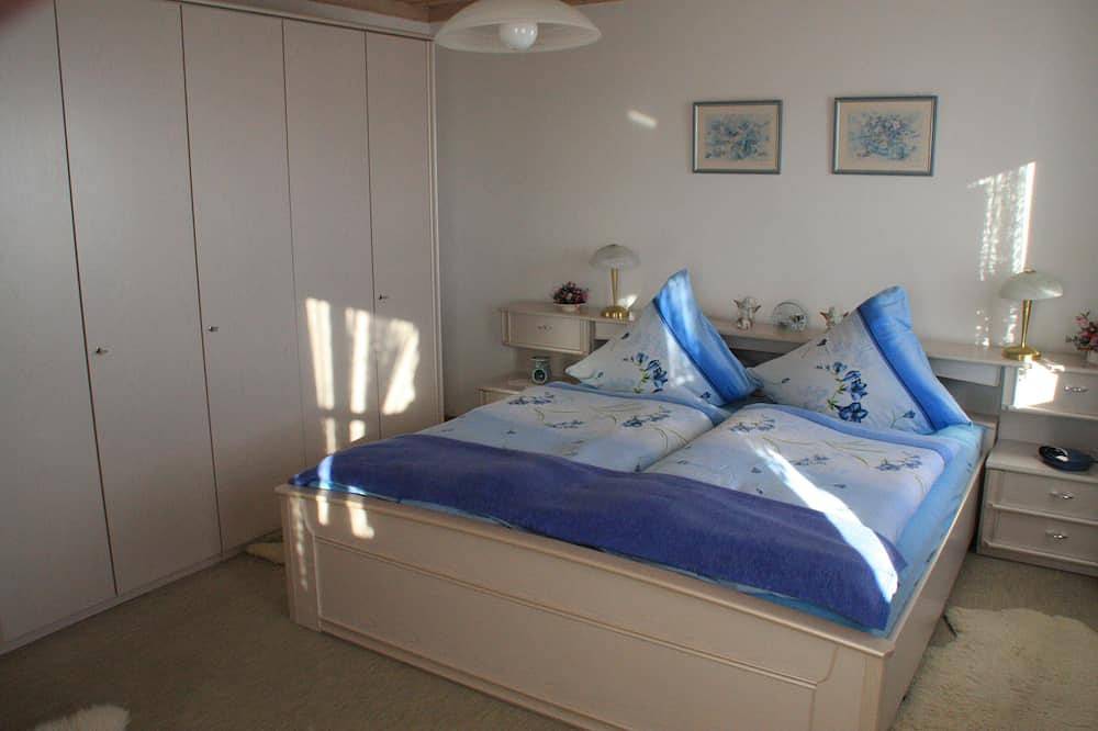 Entire apartment, Holiday home in quiet location with terace and panoramic view in Regen (East Bayern), Eastern Bavaria