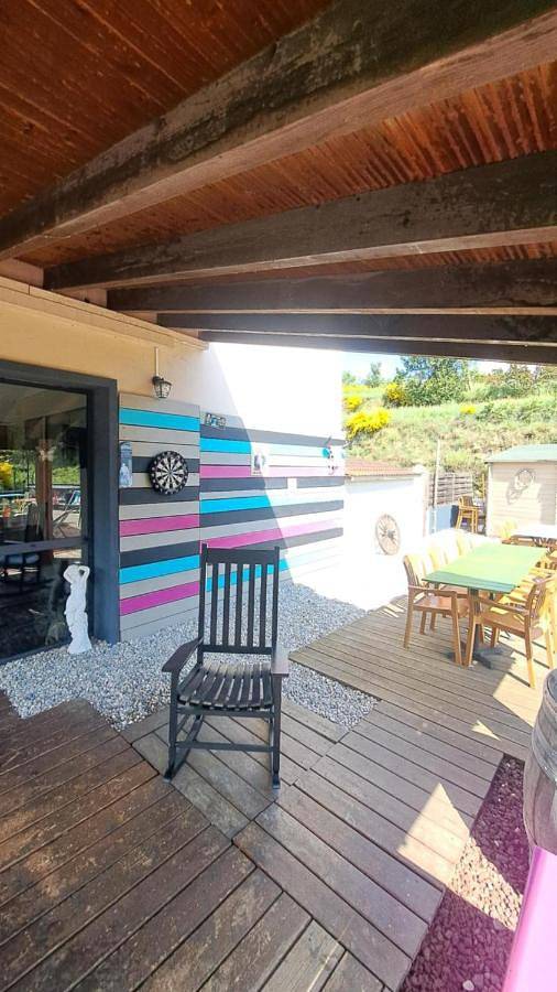 Hôtel pour 2 personnes, avec terrasse ainsi que piscine et jardin à Le Crestet