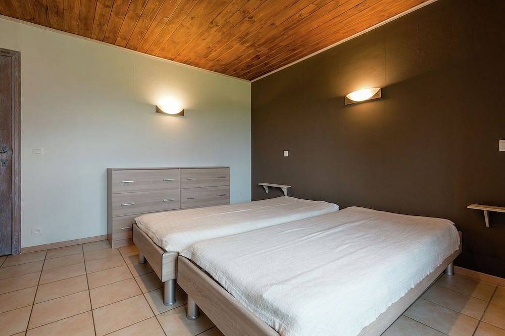 Wunderschöne Villa in Brisy mit überdachter Sauna in Cherain, Gouvy