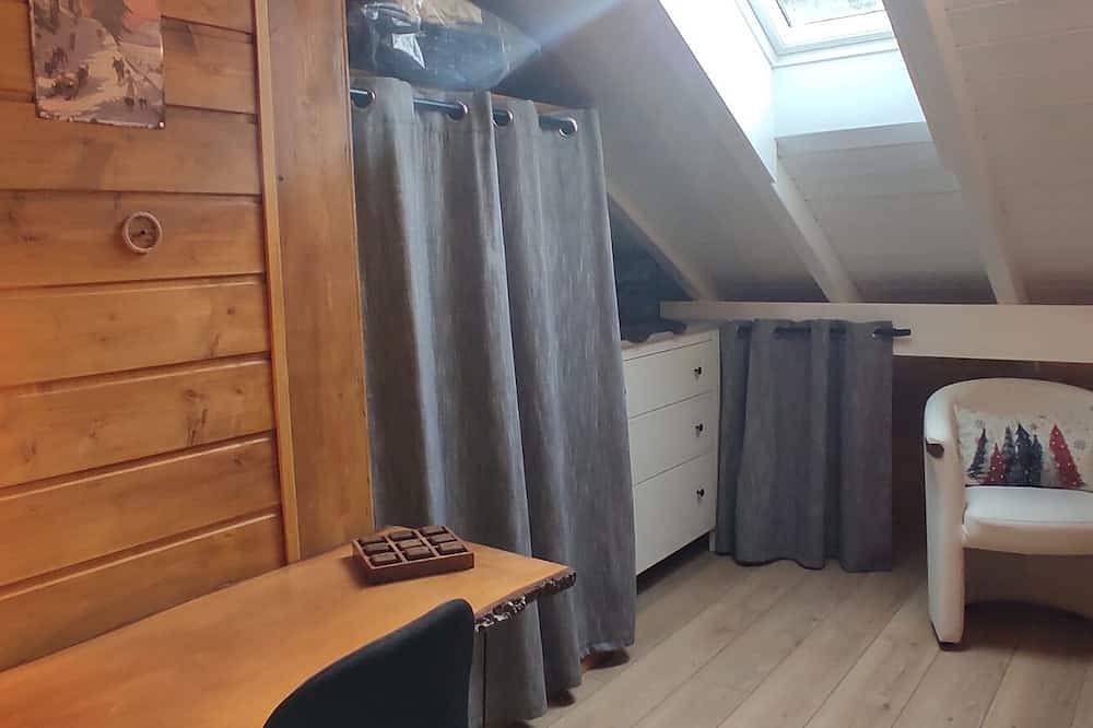 Family chalet with authentic charm and forest views. 15 km from Gérardmer in Ban-sur-Meurthe-Clefcy, Parc naturel régional des Ballons des Vosges