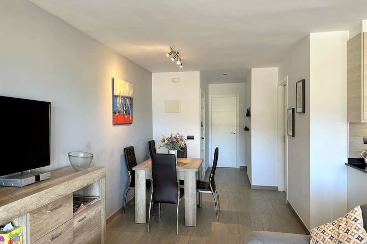 Apartamento entero, Apartment with sea view, fist line from the sea. A/C. Parking place. in Pals, Costa Brava