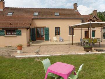 Gîte pour 8 personnes, avec vue et jardin, animaux acceptés à Thoury (Loir-et-Cher)