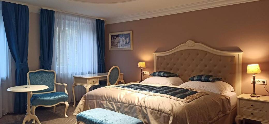 Hotel für 4 Personen, mit Terrasse und Garten sowie Sauna und Ausblick in Donaueschingen