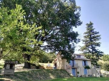 Gîte pour 4 personnes, avec jardin à Valensole