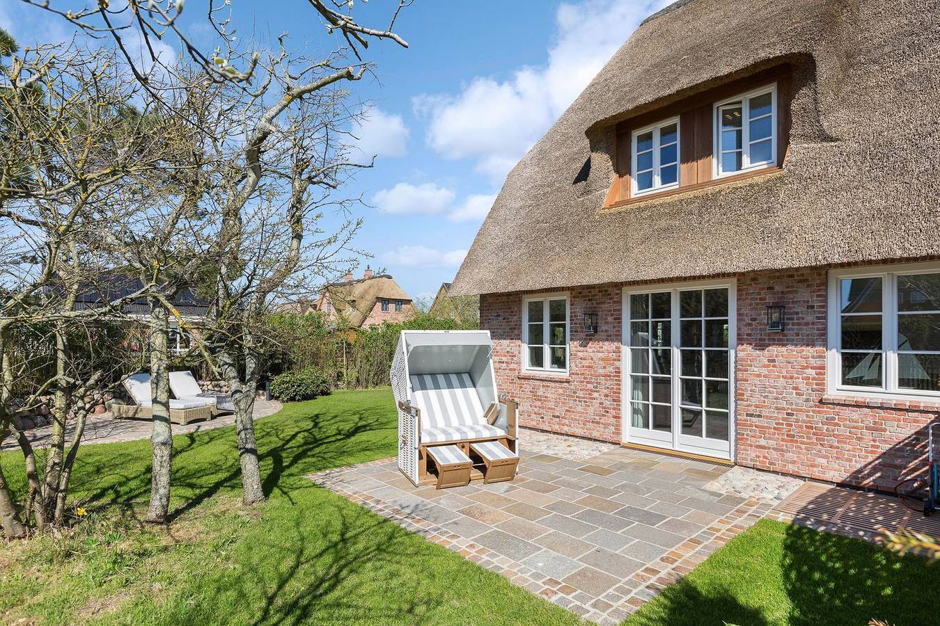 Erleben Sie Ihren Urlaub im typischen Sylt-Stil unter Reet. in Wenningstedt, Sylt