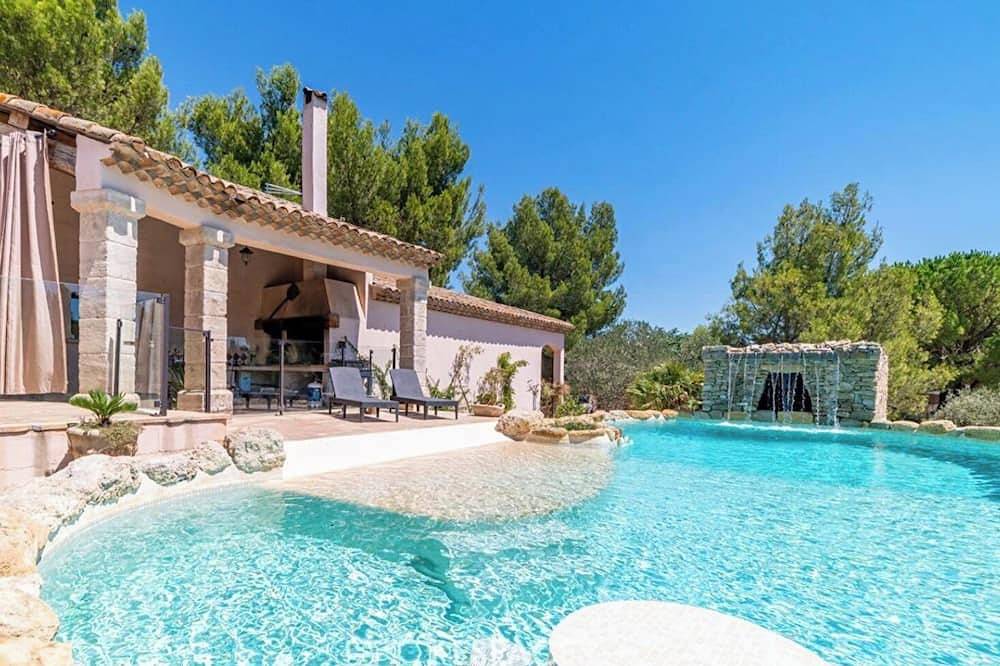 Maison De Vacances pour 12 Personnes dans Poussan, Région de Montpellier