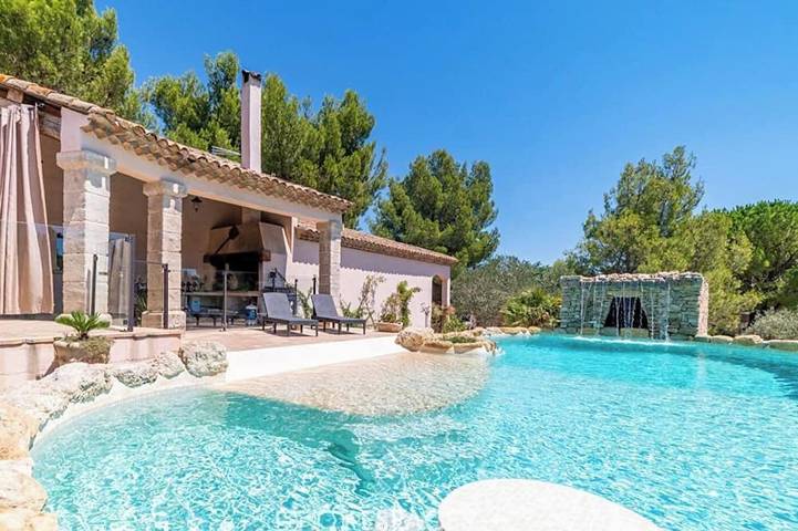 Ferienhaus für 12 Personen, mit Terrasse und Garten in Poussan