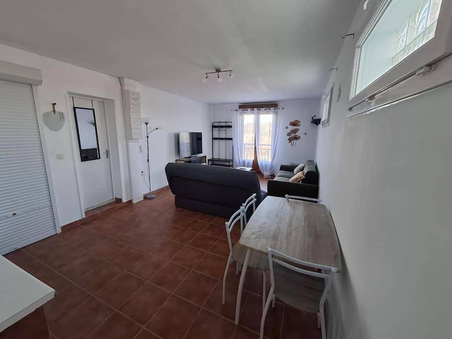 Appartement entier, Le gîte de Gabriel - studio in Saint-Martin-d'Ablois, Marne