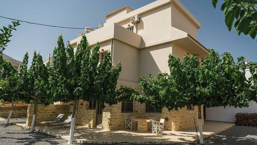 Ferienwohnung für 2 Personen, mit Garten und Pool in Pitsidia