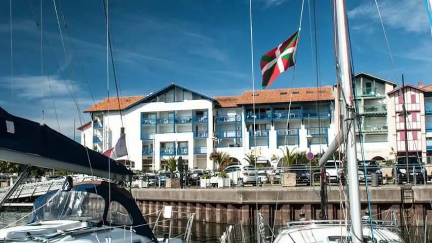 Gîte pour 7 personnes dans Thalassotherapie Serge Blanco Hendaye - 4