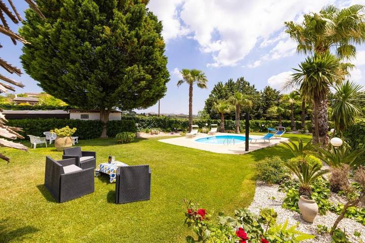 Villa per 8 persone, con piscina e giardino nonché panorama, con animali domestici - 1