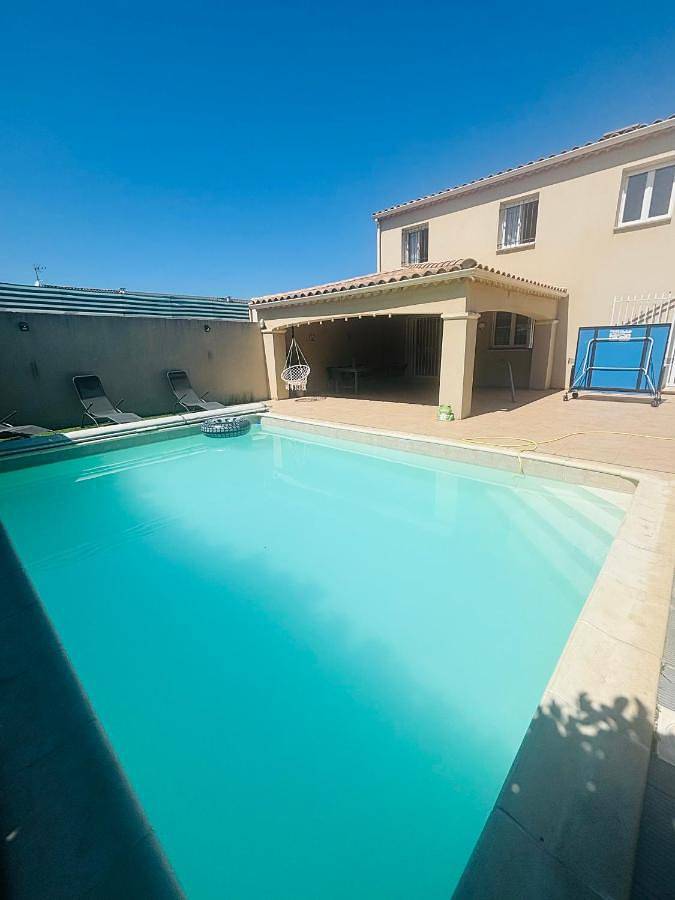 Location de vacances pour 10 personnes, avec piscine et terrasse à Vedène - 4