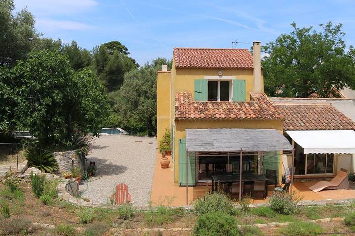 Cottage pour 8 personnes, avec jardin et terrasse dans Calanque du Mugel
