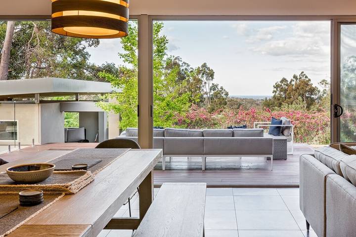 Holiday home for 8 people, with hot tub and terrace in Yallingup