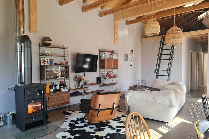 Ferienhaus für 8 Personen, mit Whirlpool und Sauna sowie Garten, mit Haustier