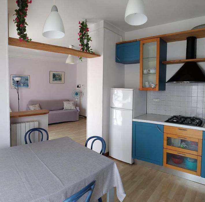 Ferienwohnung für 6 Personen, mit Balkon und Terrasse sowie Ausblick in Albenga