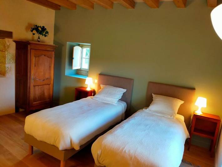 Location de vacances pour 4 personnes, avec sauna et jardin ainsi que piscine et jacuzzi, animaux acceptés à Saint-Pierre-de-Côle - 3
