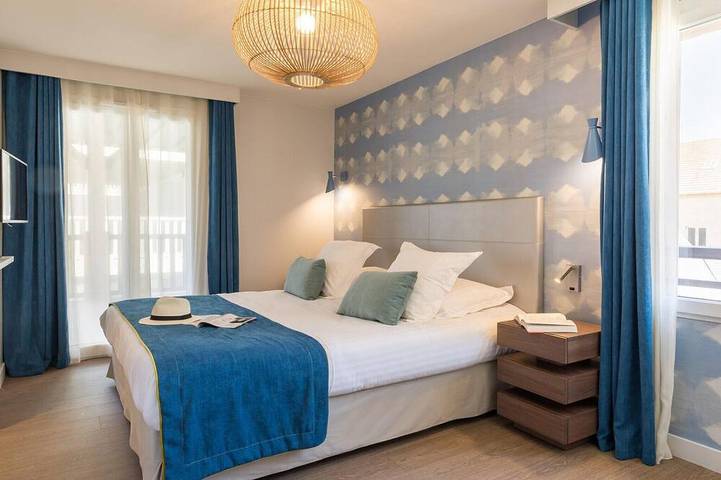 Gîte pour 8 personnes, avec Balcon et Piscine dans Office De Tourisme De Deauville - 2