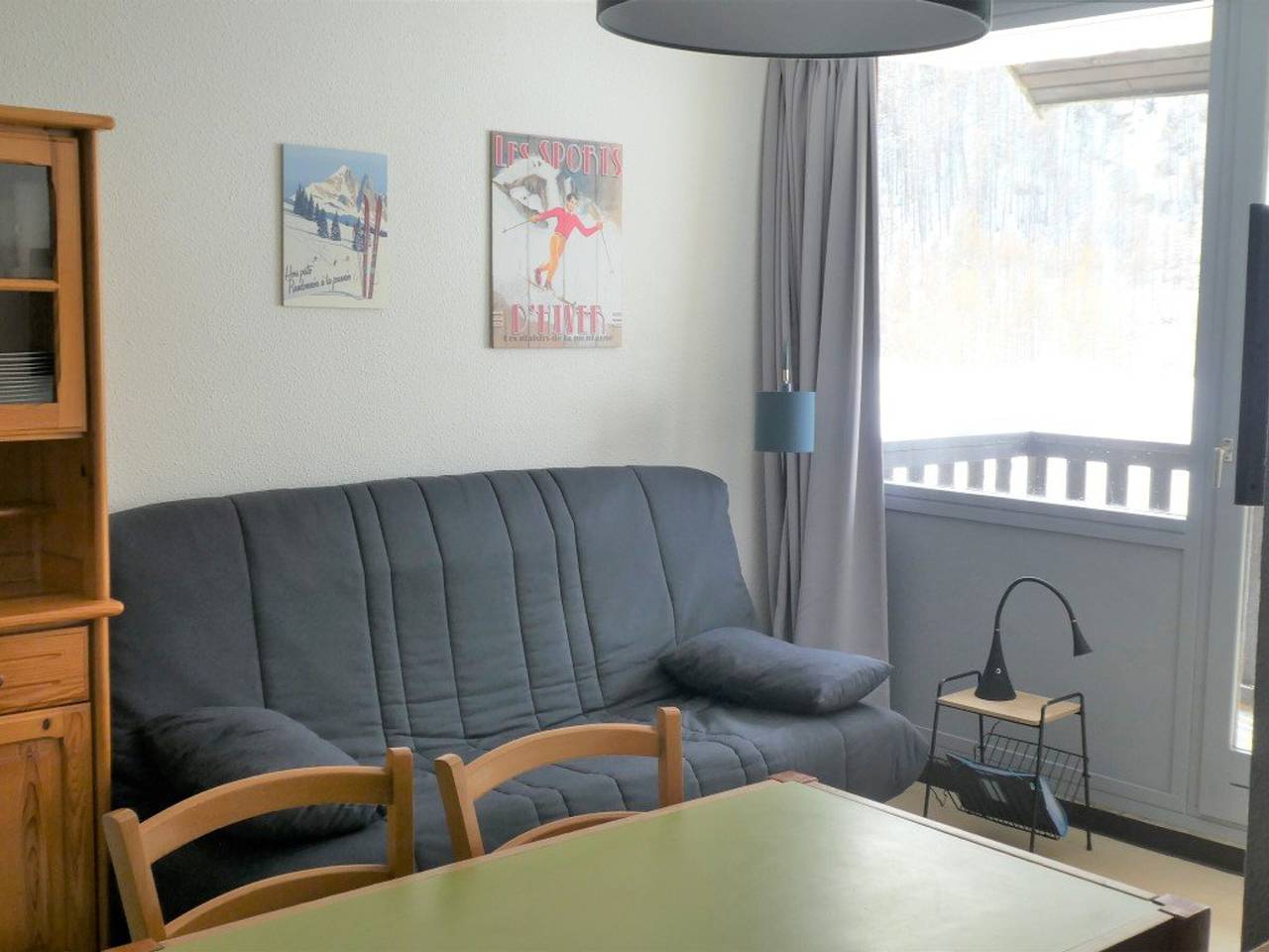 Entire apartment, Cozy 6-Person Apartment in Réallon: Near Ski Lifts, Shops & Restaurants in Réallon, Écrins National Park