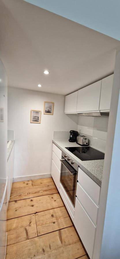 Gîte pour 4 personnes, avec piscine ainsi que jardin et vue, adapté aux familles à Saint-Hilaire-d'Ozilhan - 4