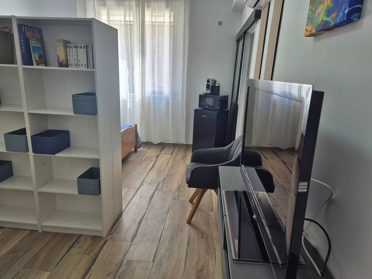 Studio entier, Studio neuf aux portes des Alpilles, piscine et grand jardin in Les Paluds de Noves, Noves