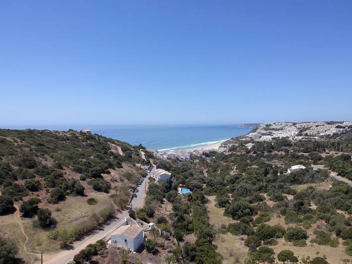 Location de vacances pour 8 personnes, avec piscine ainsi que balcon et jardin à Salema - 4