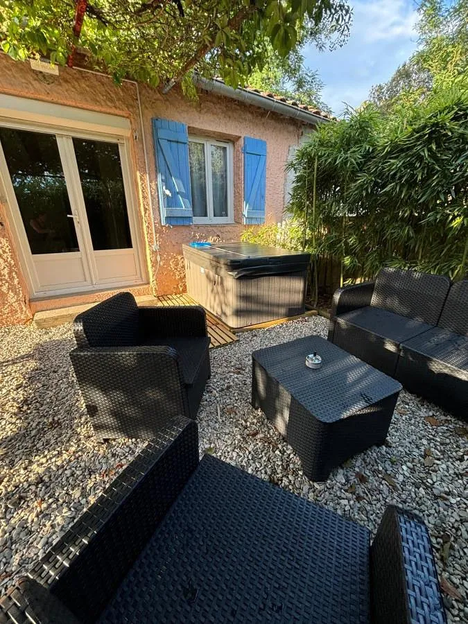 Holiday home for 4 people, with terrace and garden as well as hot tub - 1