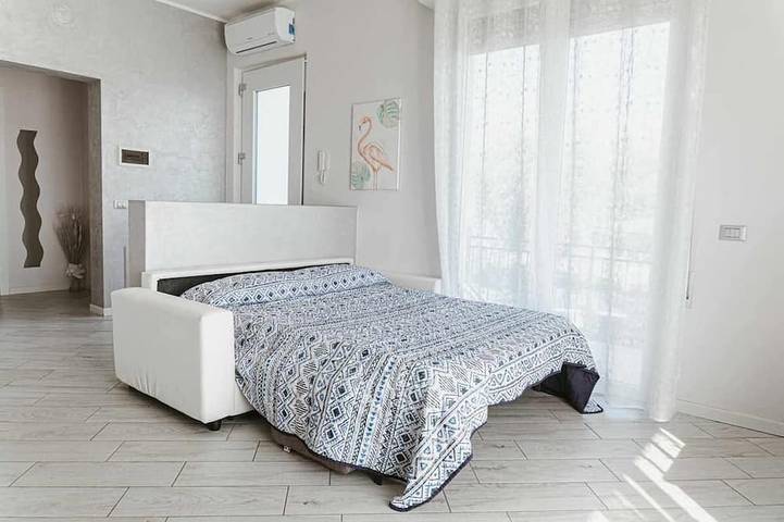 Ganze Wohnung, Minerva Holidayhome - Mimosa Wohnung in Manerba del Garda, Gardasee-Berge