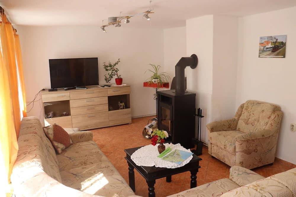 Semi-detached house with fireplace near the Bodden, central but quiet location in Born a. Darß, Born am Darß