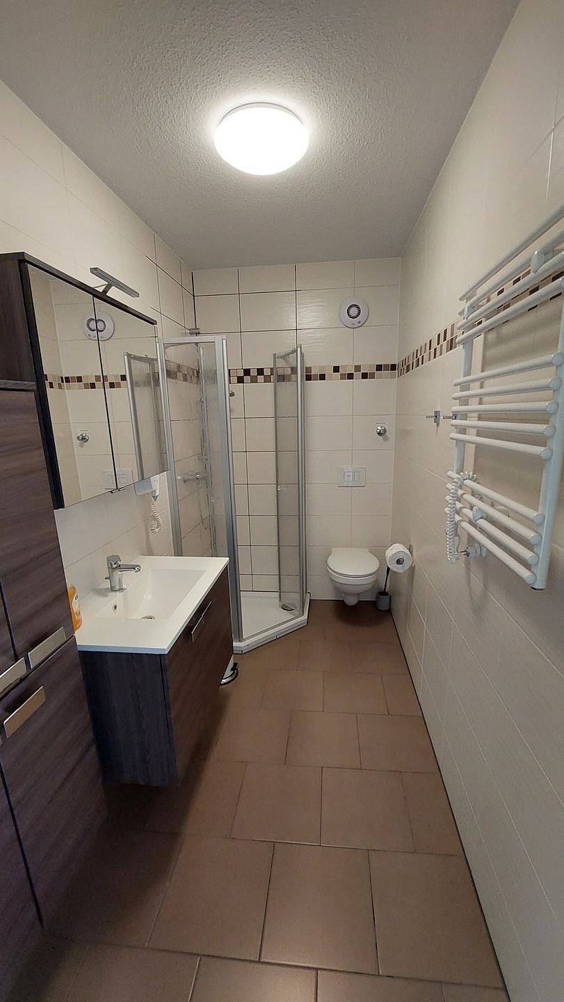 Ganze Wohnung, 2-Zimmer-Ferienwohnung mit Balkon inkl. 3 Fahrräder und Wlan in Gelbensande, Rostock und Umgebung