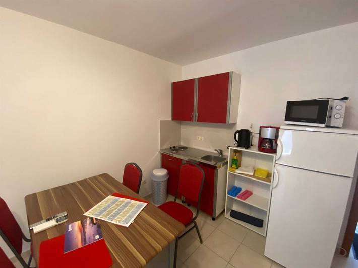 Ganze Wohnung, Vila Meri apartment 2 - Charming Apartment Steps from the Beach Srima – Vodice in Srima, Šibenik-Knin