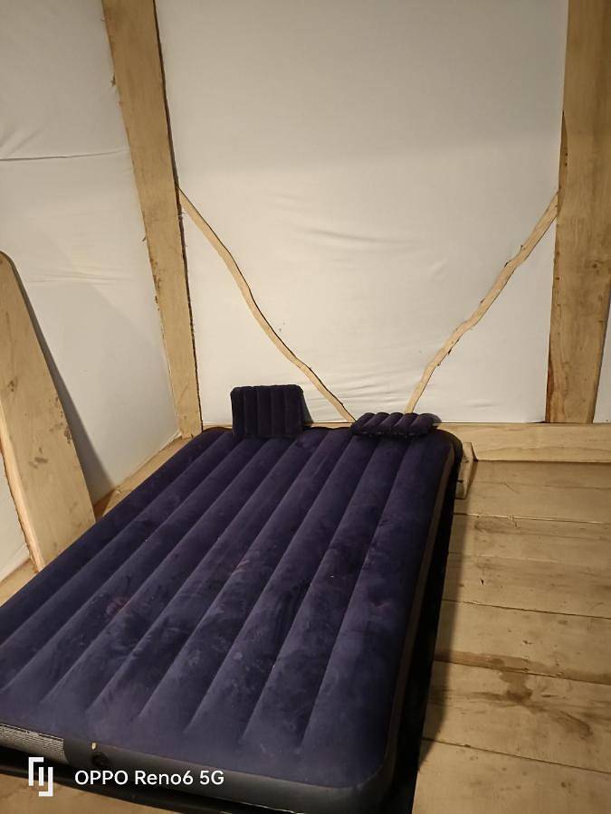 Tente pour 6 personnes, avec vue sur le lac ainsi que vue et terrasse dans la Creuse - 2